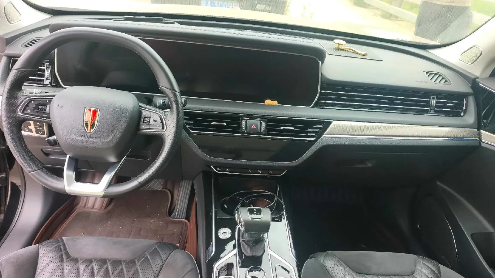 2022 HongQi HS5 2.0T 224HP L4 6AT,autocango,china used car exporter,china ev exporter,chinese used car exporter,chinese used ev exporter