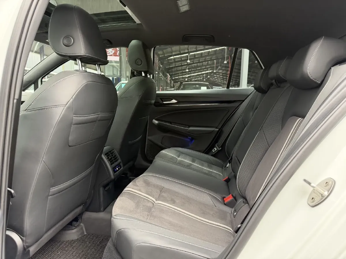 2023 Volkswagen Golf 1.4T 150HP L4 7DCT,autocango,china used car exporter,china ev exporter,chinese used car exporter,chinese used ev exporter