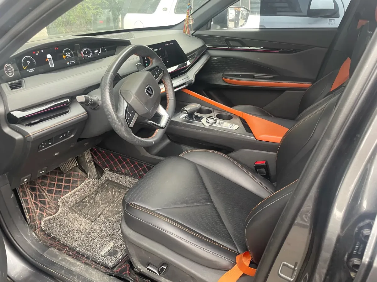 2022 ChangAn UNI-V 1.5T 188HP L4 7DCT,autocango,china used car exporter,china ev exporter,chinese used car exporter,chinese used ev exporter