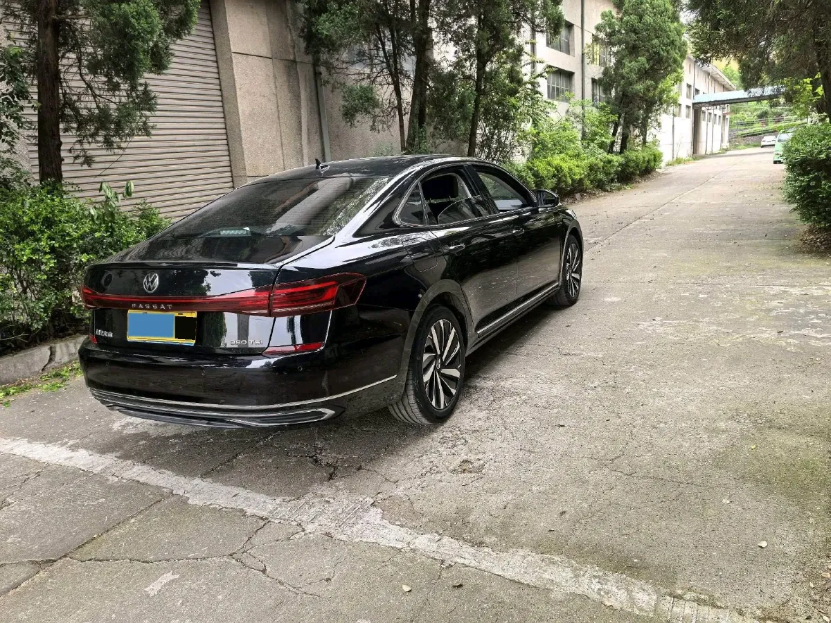 2024 Volkswagen Passat 2.0T 220HP L4 7DCT,autocango,china used car exporter,china ev exporter,chinese used car exporter,chinese used ev exporter