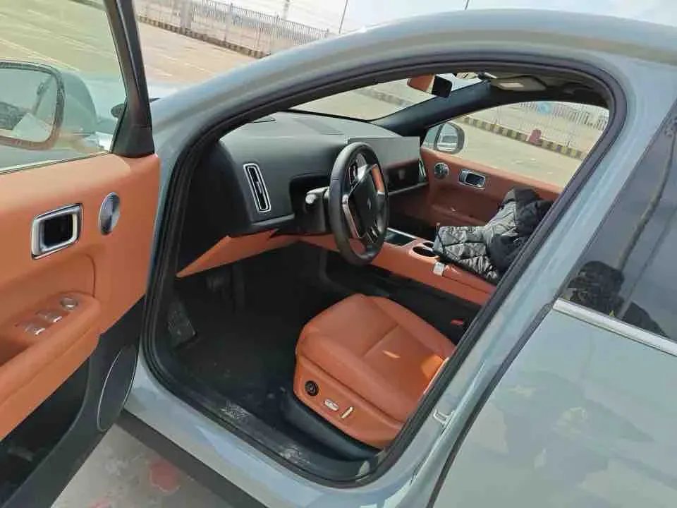 2025 Li L6 Range Extended 154HP L4 REEV,autocango,china used car exporter,china ev exporter,chinese used car exporter,chinese used ev exporter