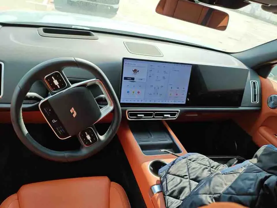 2025 Li L6 Range Extended 154HP L4 REEV,autocango,china used car exporter,china ev exporter,chinese used car exporter,chinese used ev exporter