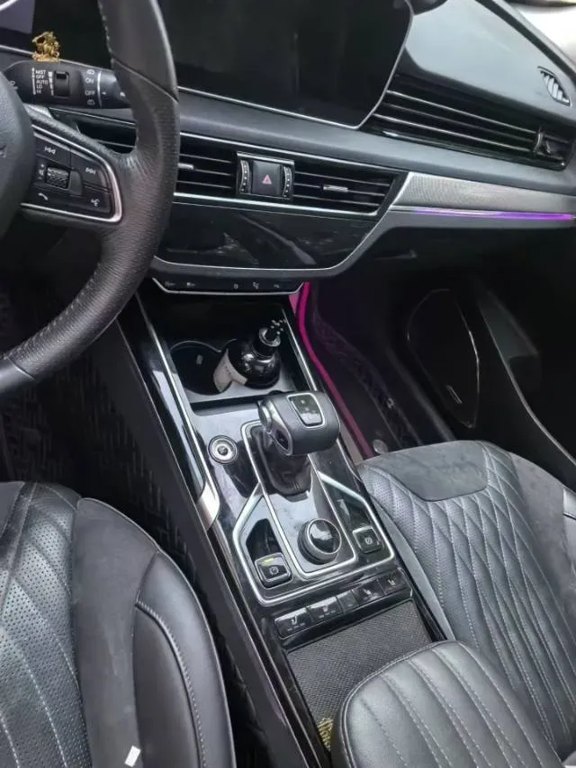 2022 HongQi HS5 2.0T 224HP L4 6AT,autocango,china used car exporter,china ev exporter,chinese used car exporter,chinese used ev exporter