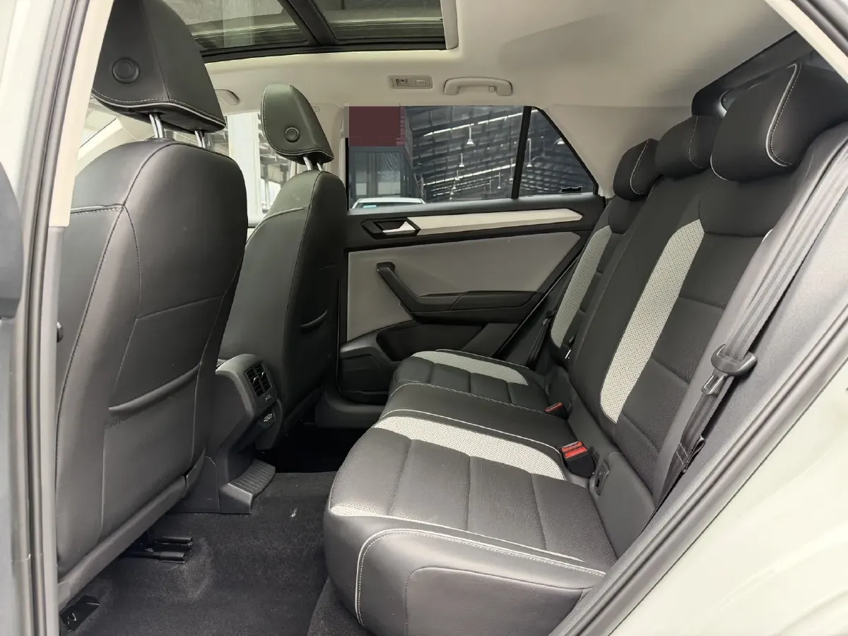 2023 Volkswagen T-Roc 1.4T 150HP L4 7DCT,autocango,china used car exporter,china ev exporter,chinese used car exporter,chinese used ev exporter