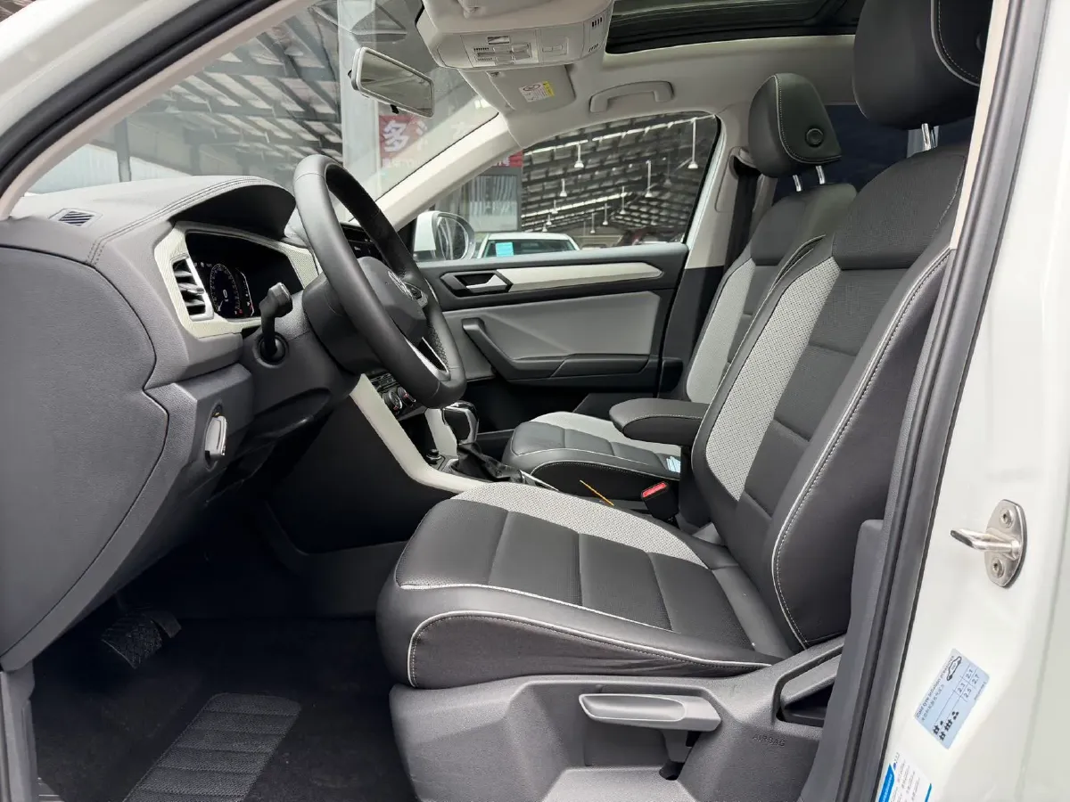 2023 Volkswagen T-Roc 1.4T 150HP L4 7DCT,autocango,china used car exporter,china ev exporter,chinese used car exporter,chinese used ev exporter