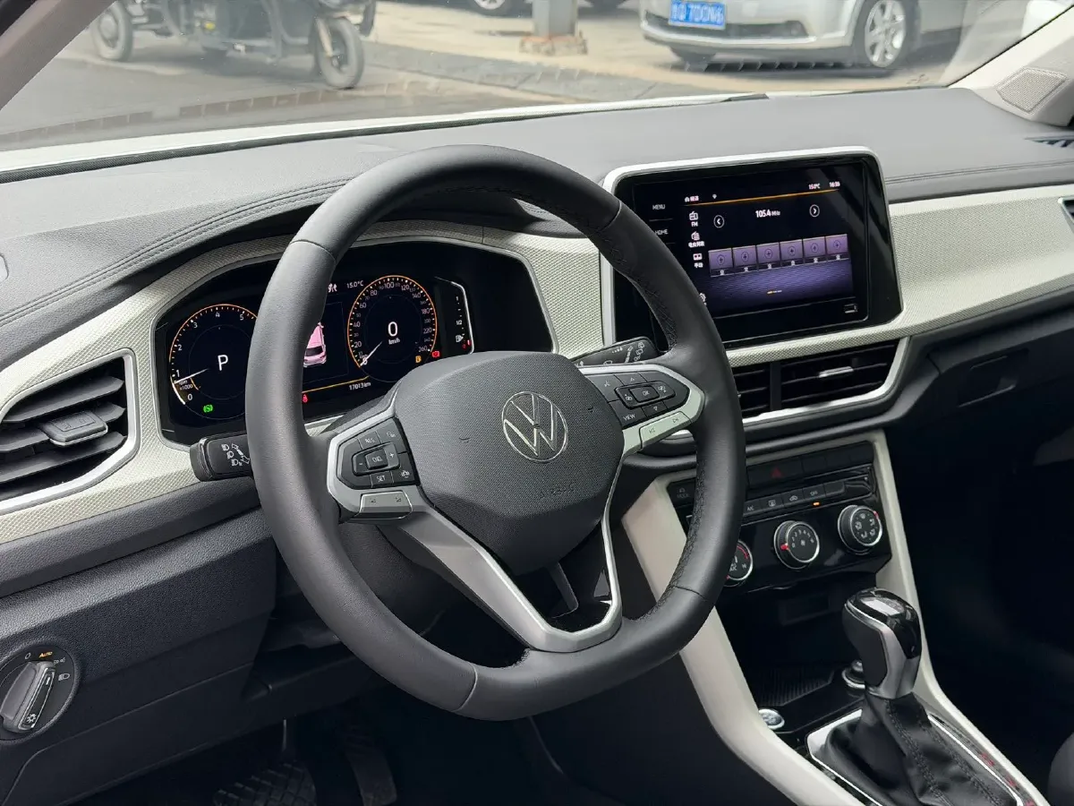 2023 Volkswagen T-Roc 1.4T 150HP L4 7DCT,autocango,china used car exporter,china ev exporter,chinese used car exporter,chinese used ev exporter