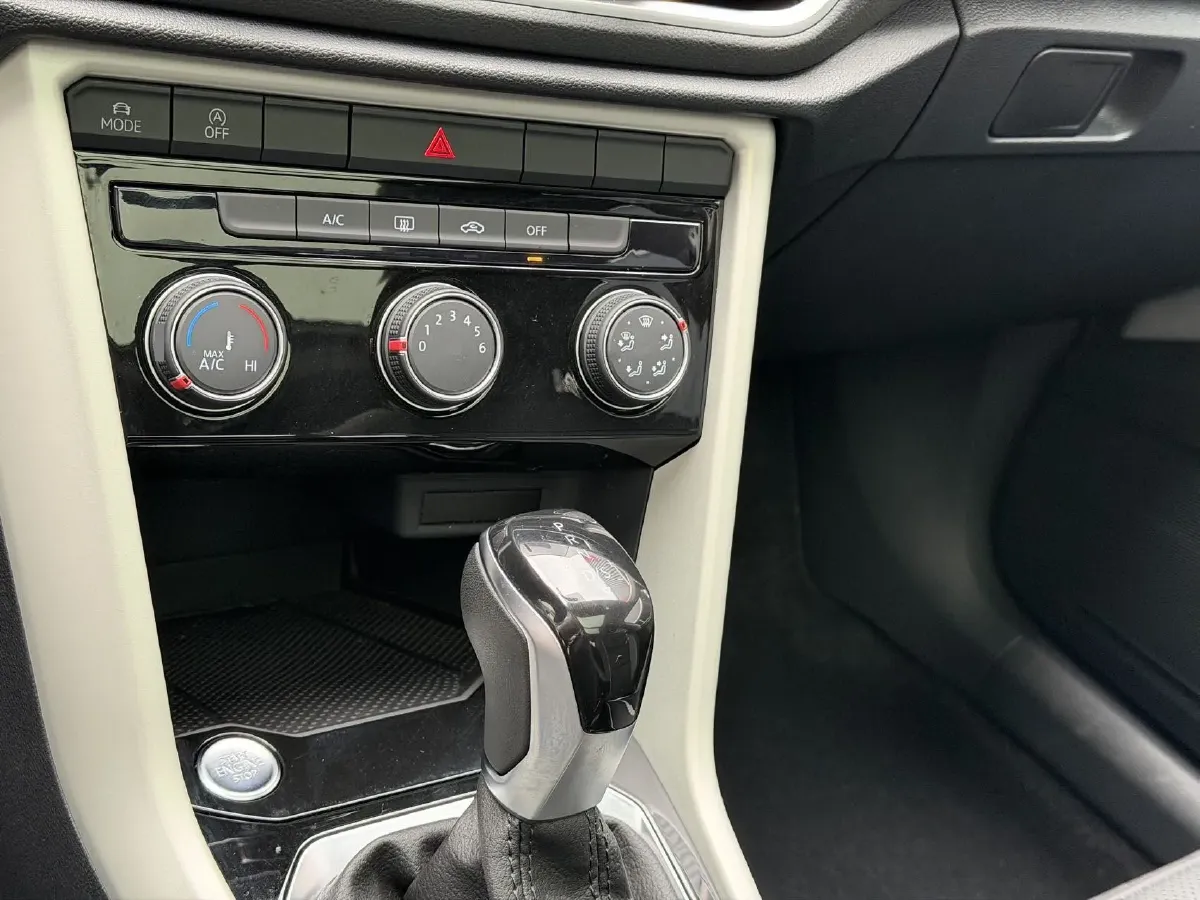 2023 Volkswagen T-Roc 1.4T 150HP L4 7DCT,autocango,china used car exporter,china ev exporter,chinese used car exporter,chinese used ev exporter