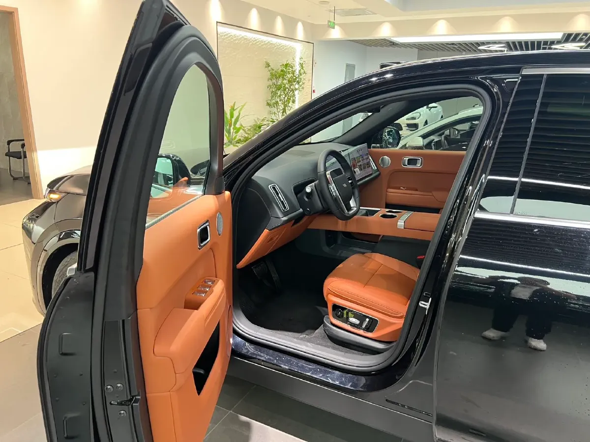 2024 Li L8 Range Extended 154HP REEV 42.8KWH,autocango,china used car exporter,china ev exporter,chinese used car exporter,chinese used ev exporter