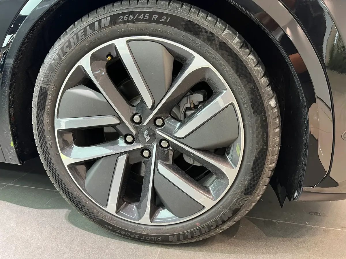 2024 Li L8 Range Extended 154HP REEV 42.8KWH,autocango,china used car exporter,china ev exporter,chinese used car exporter,chinese used ev exporter