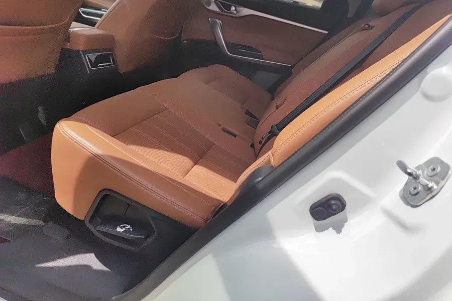 2021 ChangAn CS95 2.0T 233HP L4 6AT,autocango,china used car exporter,china ev exporter,chinese used car exporter,chinese used ev exporter