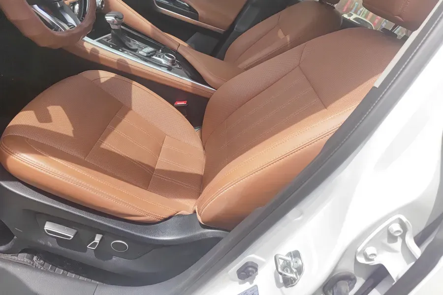 2021 ChangAn CS95 2.0T 233HP L4 6AT,autocango,china used car exporter,china ev exporter,chinese used car exporter,chinese used ev exporter