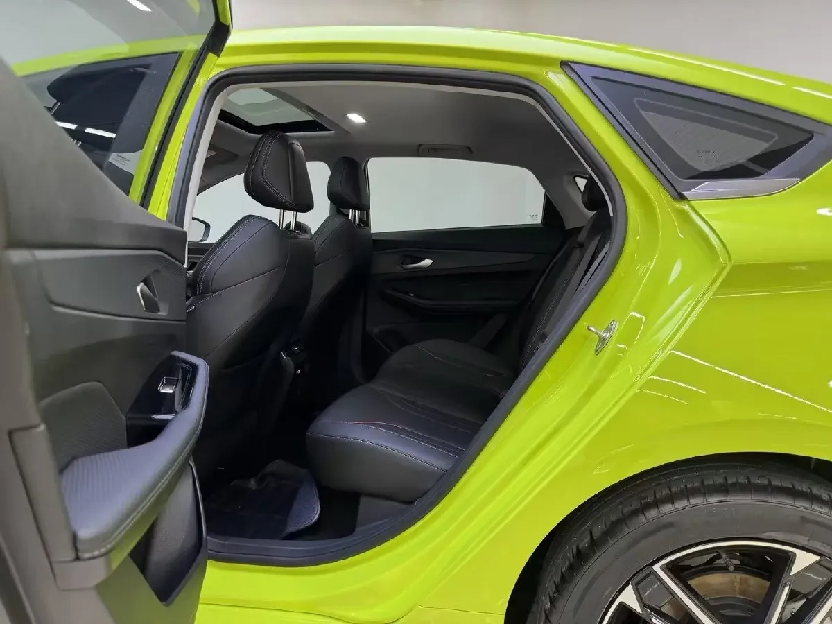 2022 Geely Binray 1.5T 181HP L4 7DCT,autocango,china used car exporter,china ev exporter,chinese used car exporter,chinese used ev exporter