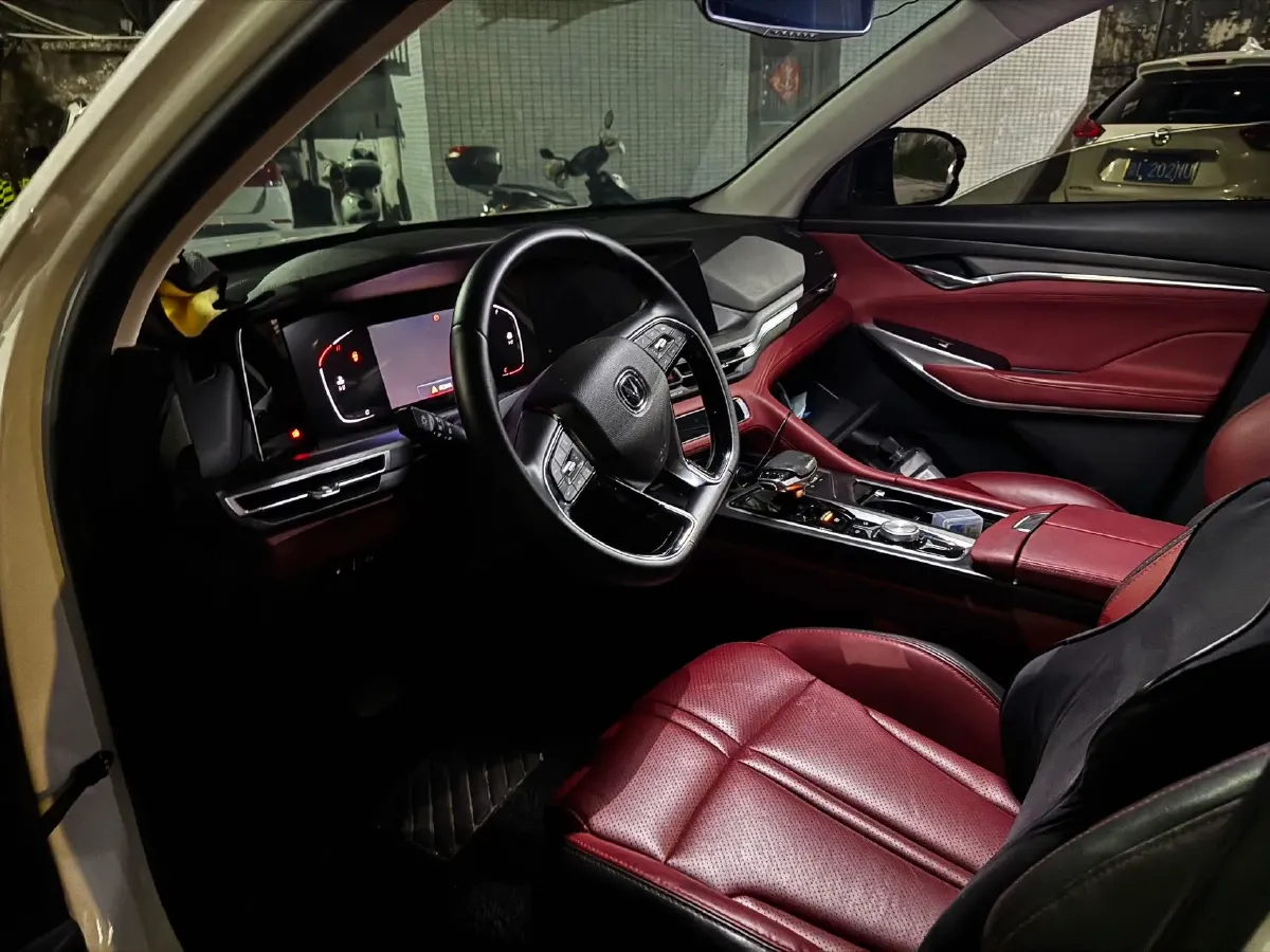 2020 ChangAn CS75 Plus 2.0T 233HP L4 8AT,autocango,china used car exporter,china ev exporter,chinese used car exporter,chinese used ev exporter