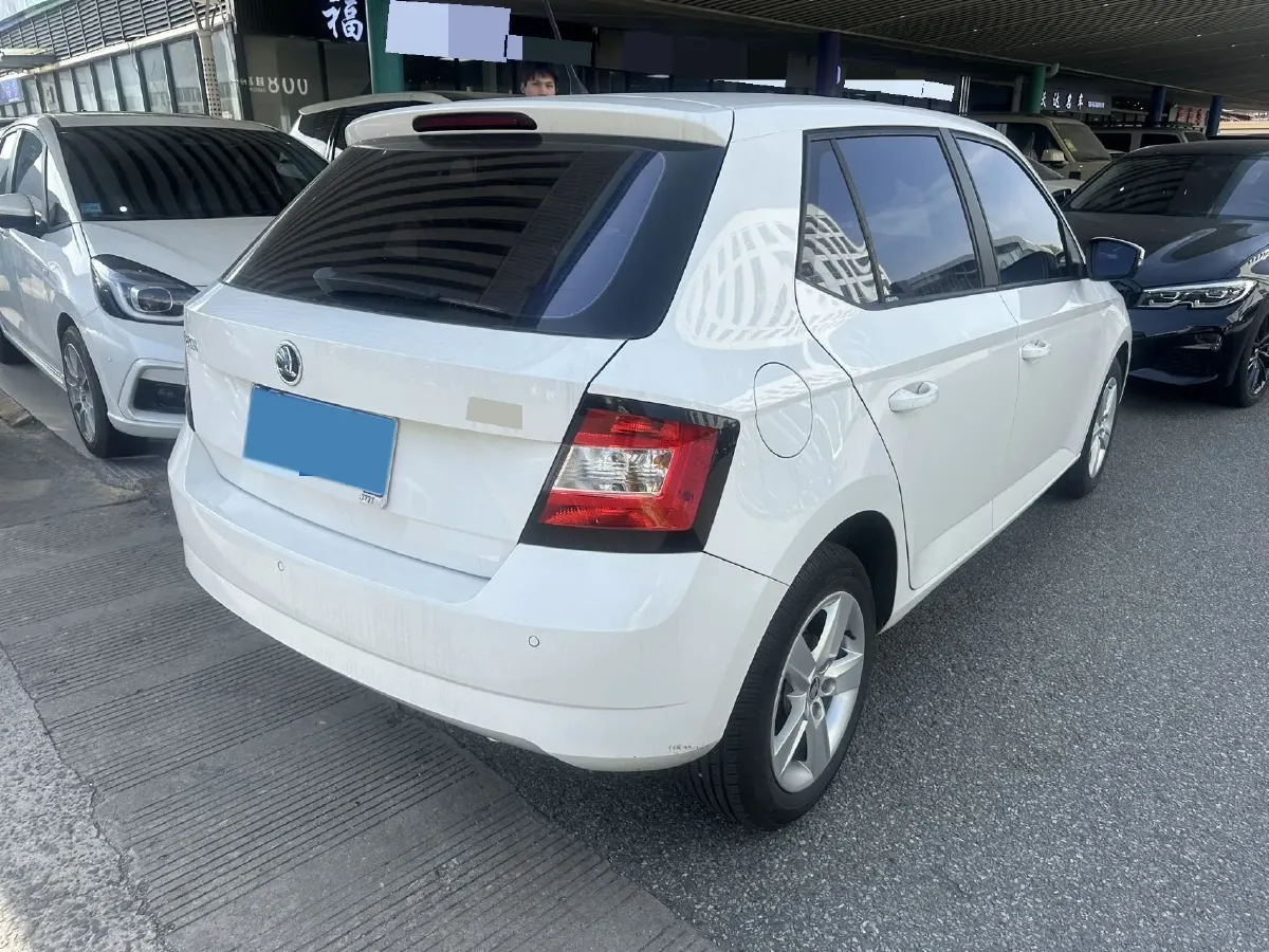 2017 Skoda Fabia 1.4L 90HP L4 6AT,autocango,china used car exporter,china ev exporter,chinese used car exporter,chinese used ev exporter