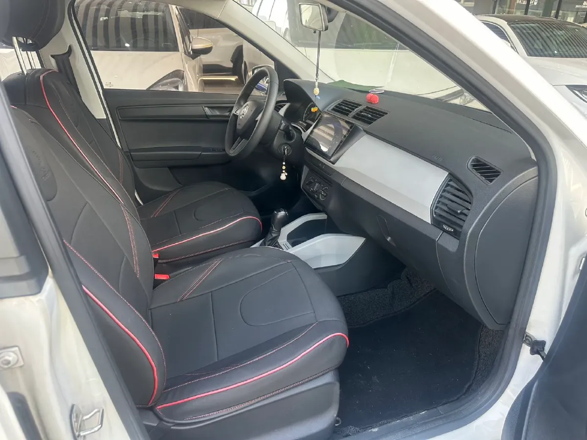 2017 Skoda Fabia 1.4L 90HP L4 6AT,autocango,china used car exporter,china ev exporter,chinese used car exporter,chinese used ev exporter