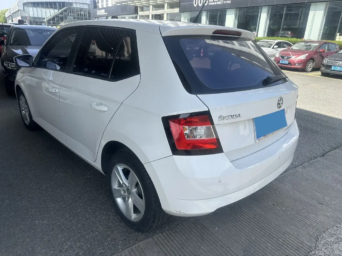 2017 Skoda Fabia 1.4L 90HP L4 6AT,autocango,china used car exporter,china ev exporter,chinese used car exporter,chinese used ev exporter