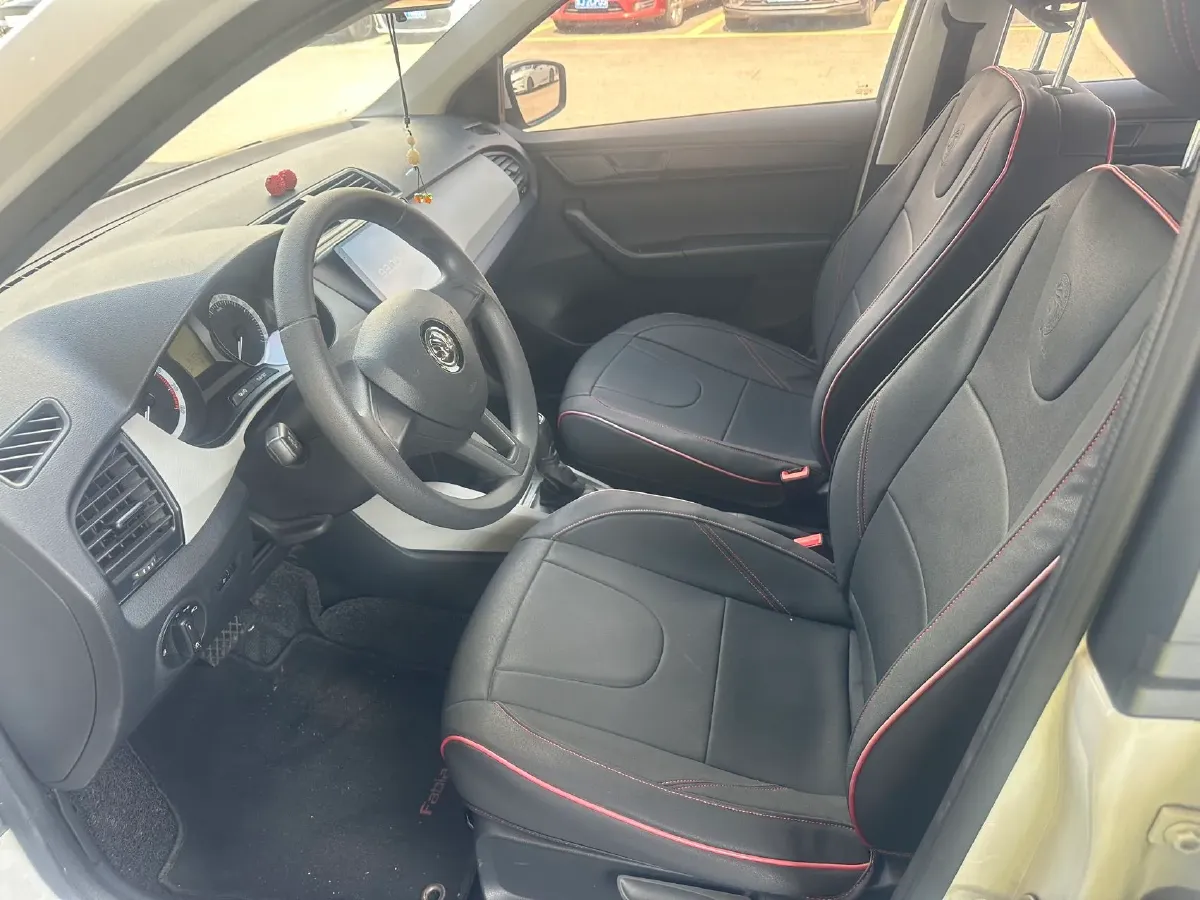 2017 Skoda Fabia 1.4L 90HP L4 6AT,autocango,china used car exporter,china ev exporter,chinese used car exporter,chinese used ev exporter