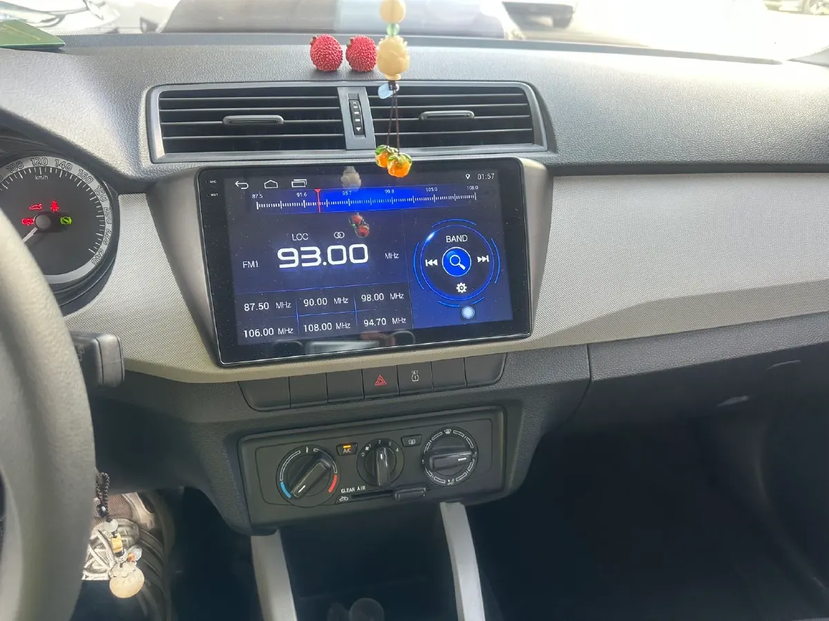 2017 Skoda Fabia 1.4L 90HP L4 6AT,autocango,china used car exporter,china ev exporter,chinese used car exporter,chinese used ev exporter