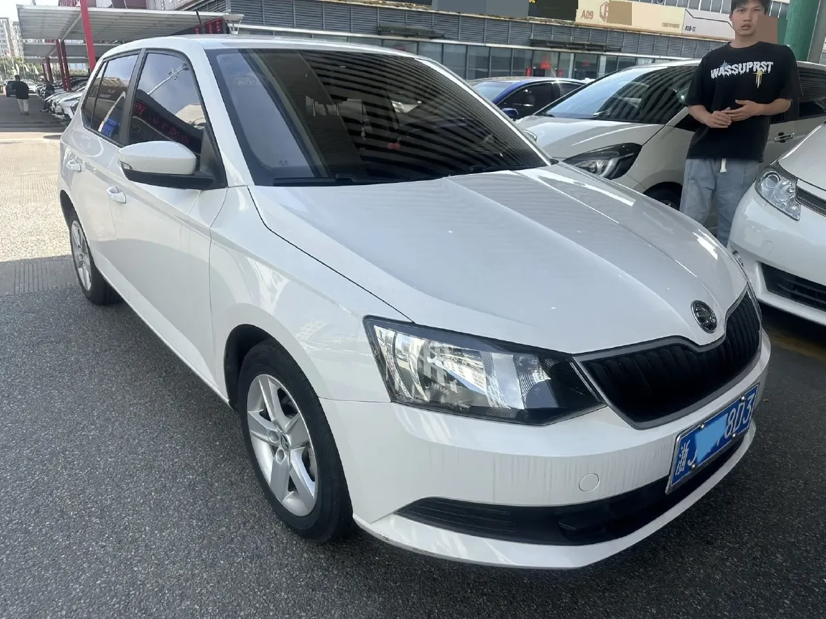 2017 Skoda Fabia 1.4L 90HP L4 6AT,autocango,china used car exporter,china ev exporter,chinese used car exporter,chinese used ev exporter