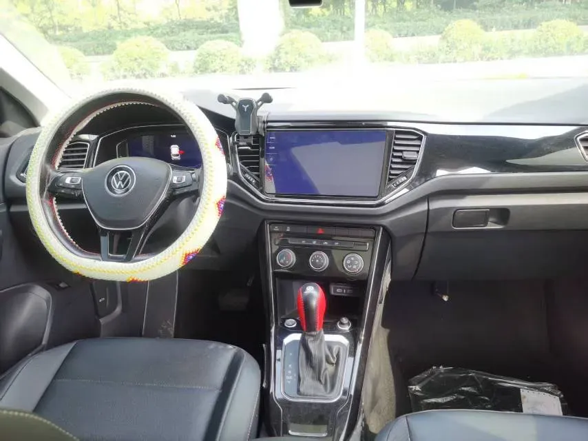 2021 Volkswagen T-Roc 1.4T 150HP L4 7DCT,autocango,china used car exporter,china ev exporter,chinese used car exporter,chinese used ev exporter