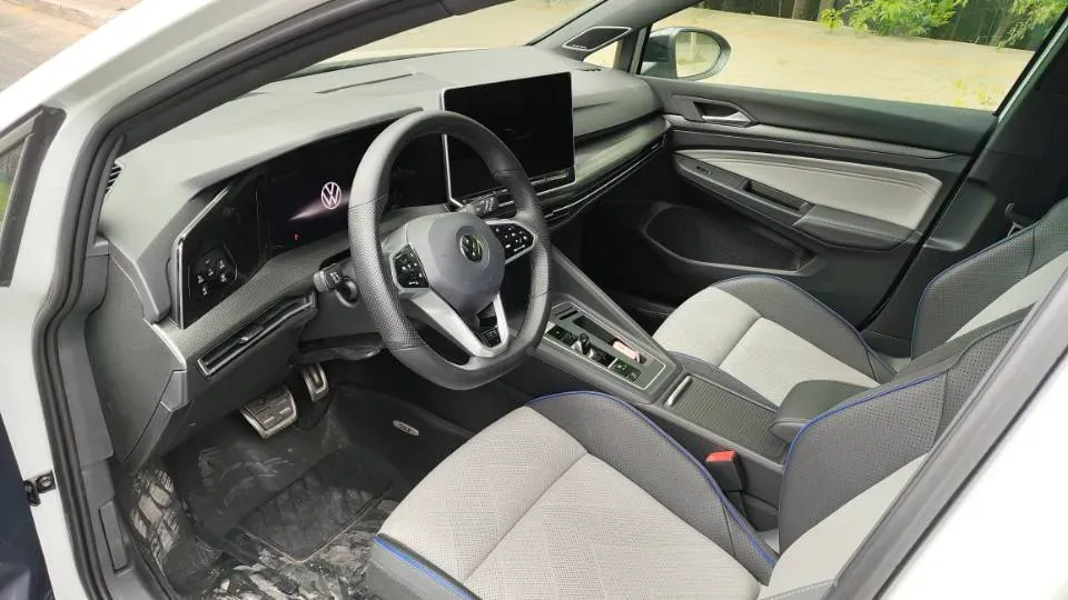 2025 Volkswagen Golf 1.5T 160HP L4 7DCT,autocango,china used car exporter,china ev exporter,chinese used car exporter,chinese used ev exporter