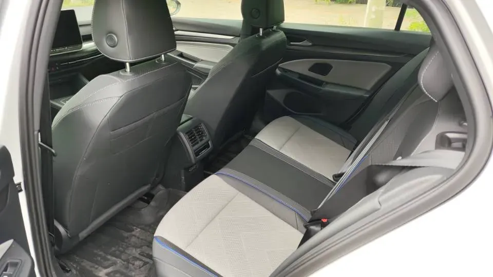 2025 Volkswagen Golf 1.5T 160HP L4 7DCT,autocango,china used car exporter,china ev exporter,chinese used car exporter,chinese used ev exporter