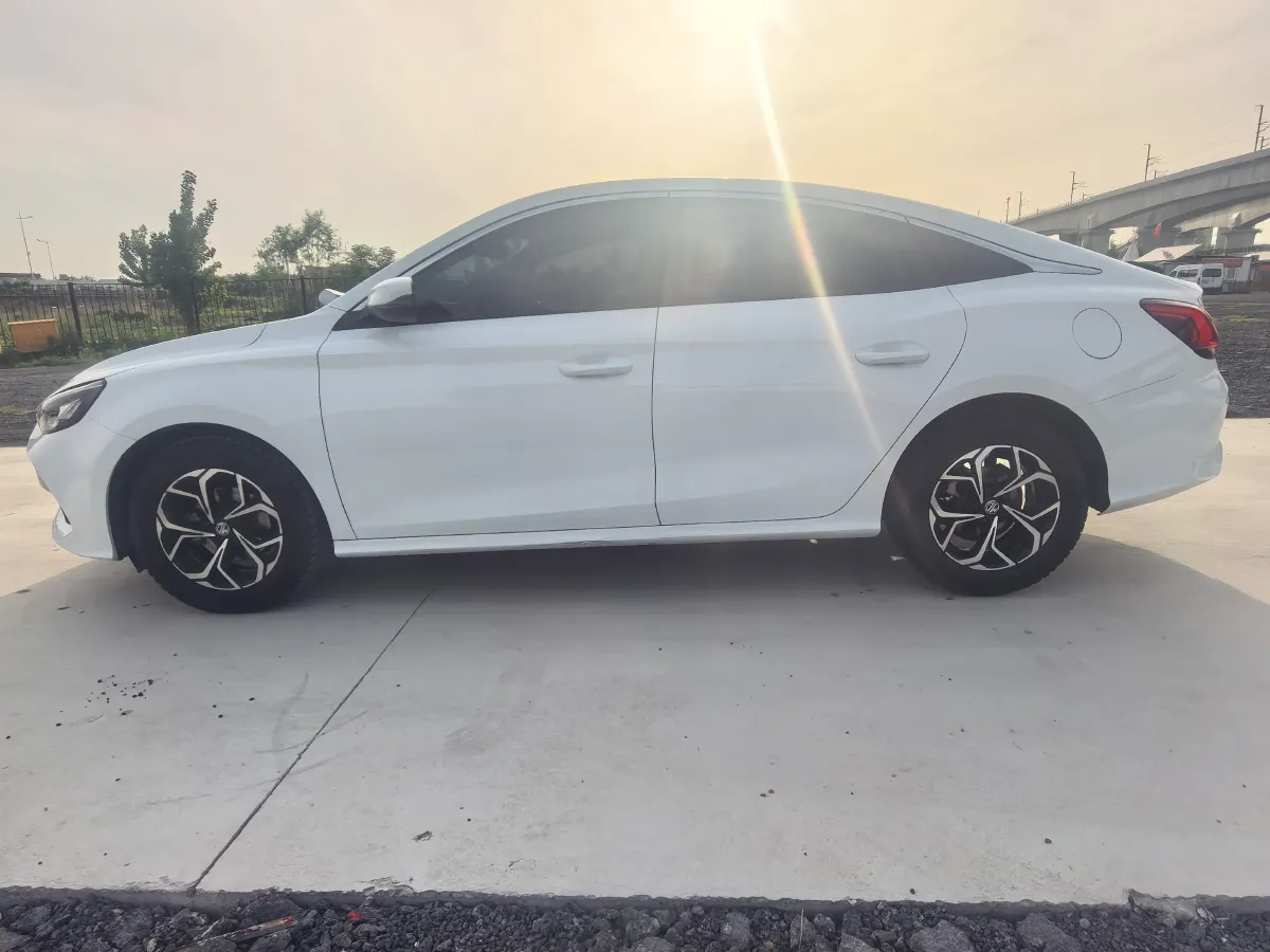 2023 MG 5 1.5L 129HP L4 5MT,autocango,china used car exporter,china ev exporter,chinese used car exporter,chinese used ev exporter