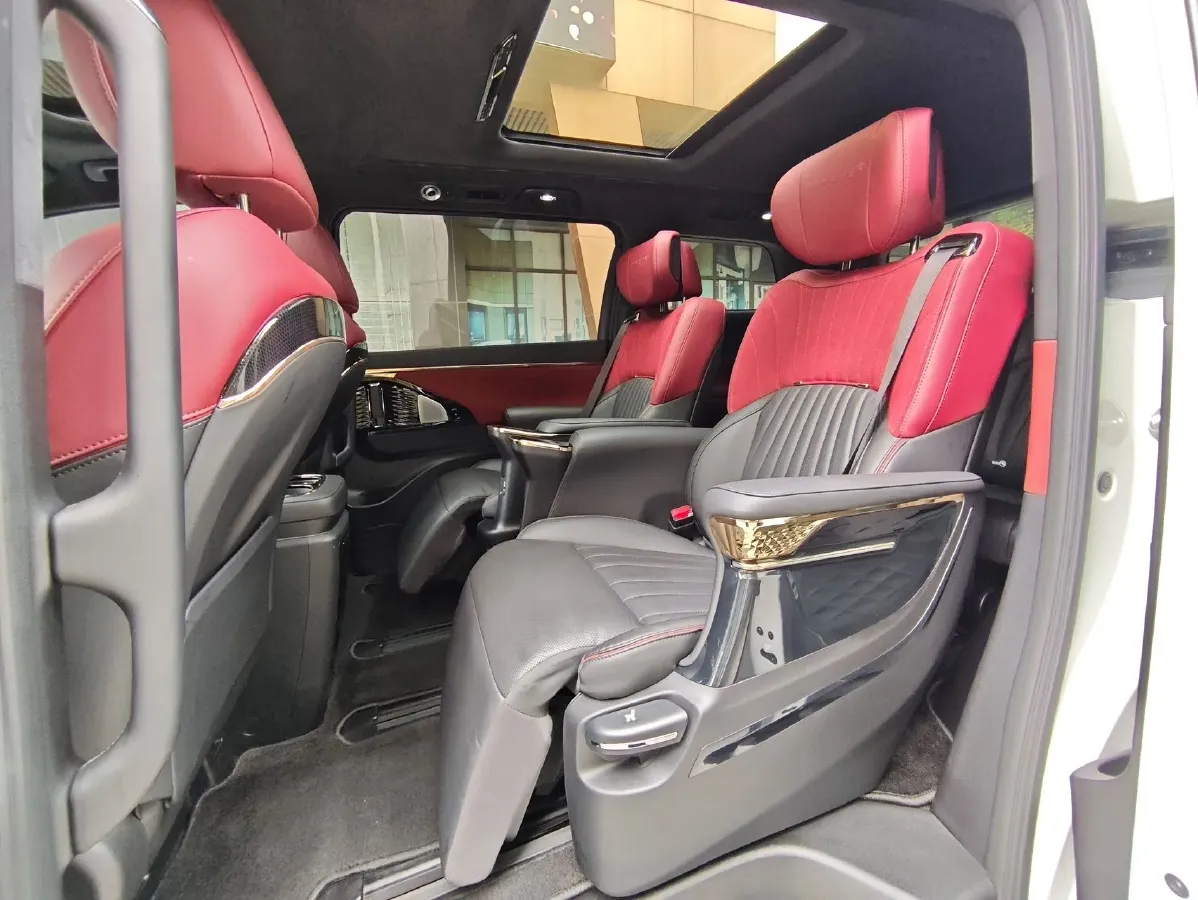 2024 GAC Trumpchi M8 2.0T 190HP L4 E-CVT Hybrid,autocango,china used car exporter,china ev exporter,chinese used car exporter,chinese used ev exporter