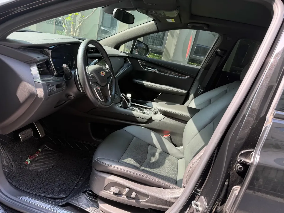 2022 Cadillac XT5 2.0T 237HP L4 9AT,autocango,china used car exporter,china ev exporter,chinese used car exporter,chinese used ev exporter