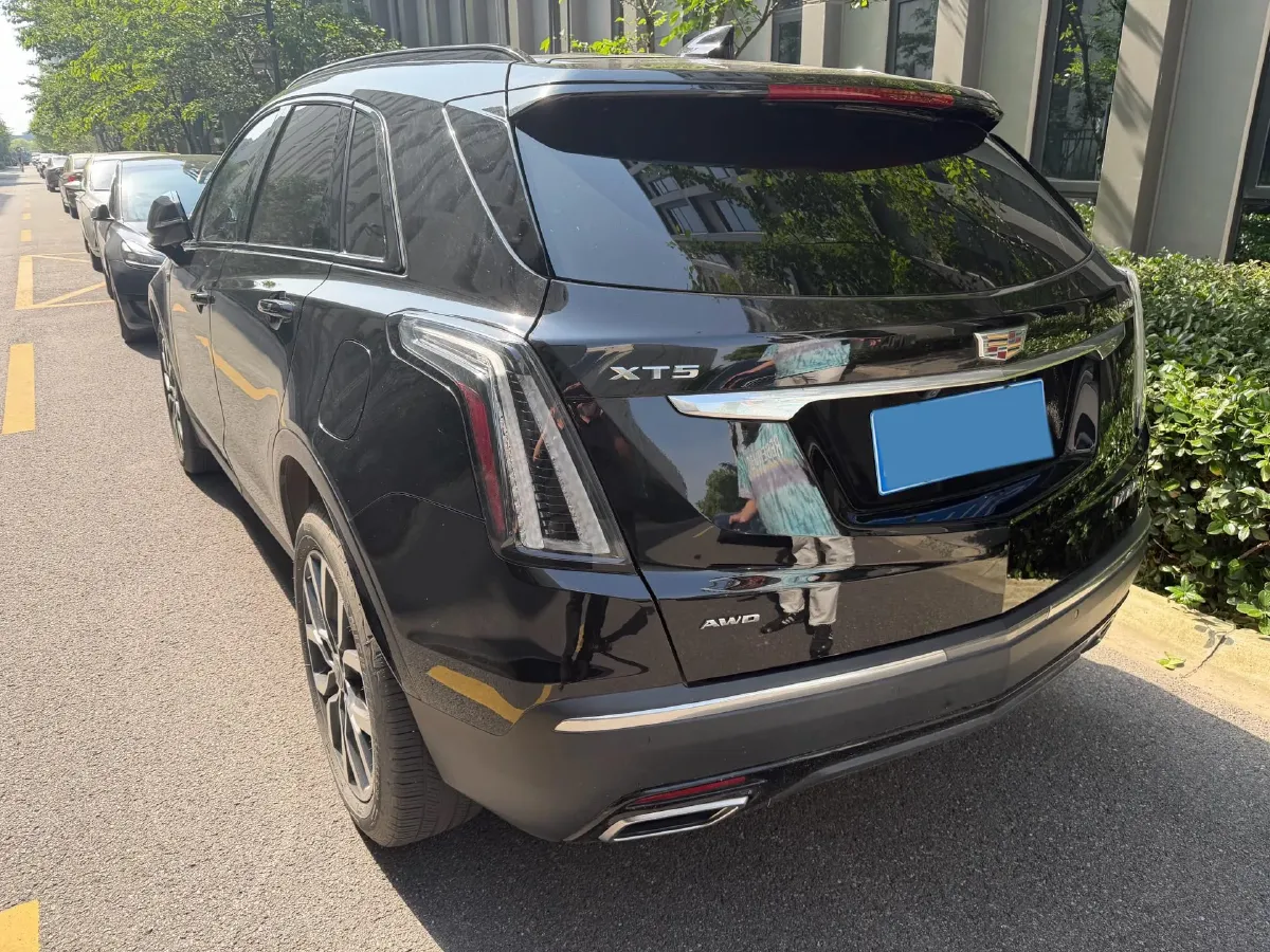 2022 Cadillac XT5 2.0T 237HP L4 9AT,autocango,china used car exporter,china ev exporter,chinese used car exporter,chinese used ev exporter