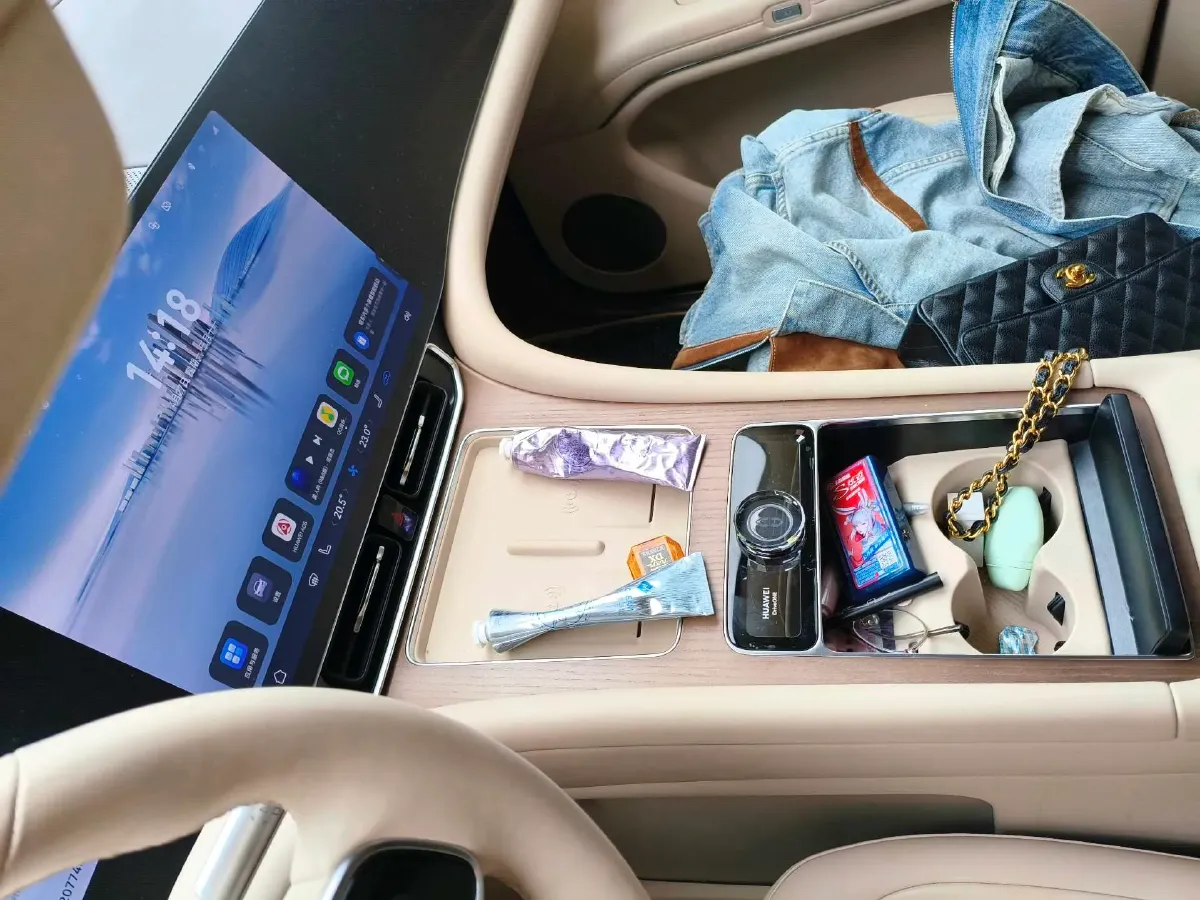 2024 AITO AITO M9 1.5T 152HP L4 REEV 42KWH,autocango,china used car exporter,china ev exporter,chinese used car exporter,chinese used ev exporter