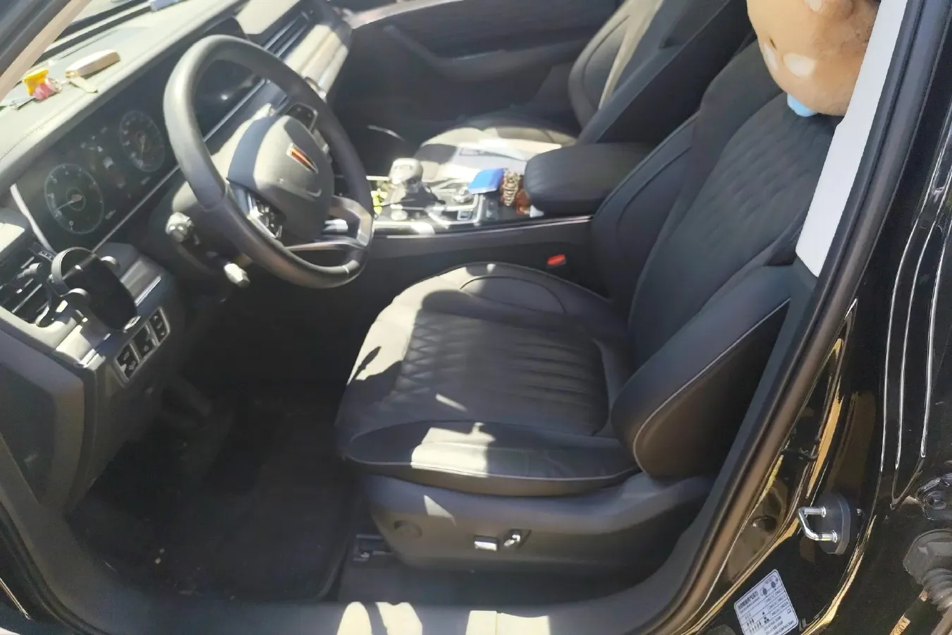 2022 HongQi HS5 2.0T 224HP L4 6AT,autocango,china used car exporter,china ev exporter,chinese used car exporter,chinese used ev exporter