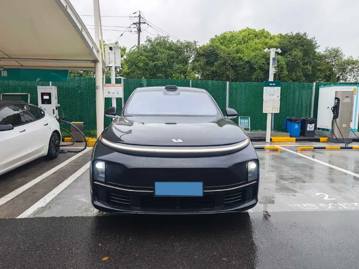 2024 Li L8 Range Extended 154HP REEV 42.8KWH,autocango,china used car exporter,china ev exporter,chinese used car exporter,chinese used ev exporter