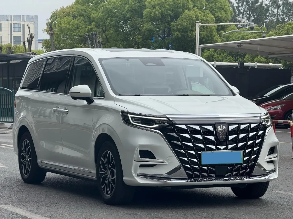 2025 Roewe iMAX8 1.5T 150HP L4 1DHT PHEV 24.7KWH,autocango,china used car exporter,china ev exporter,chinese used car exporter,chinese used ev exporter