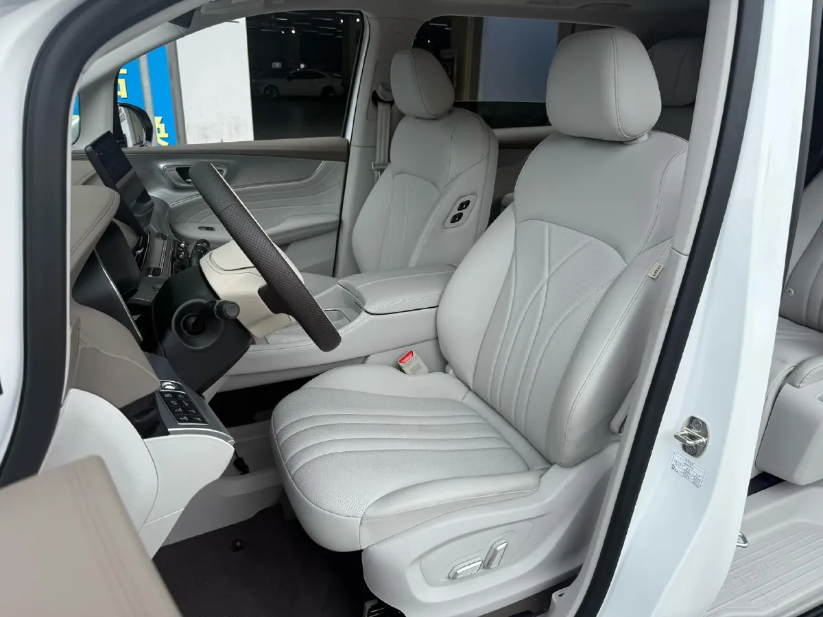 2025 Roewe iMAX8 1.5T 150HP L4 1DHT PHEV 24.7KWH,autocango,china used car exporter,china ev exporter,chinese used car exporter,chinese used ev exporter