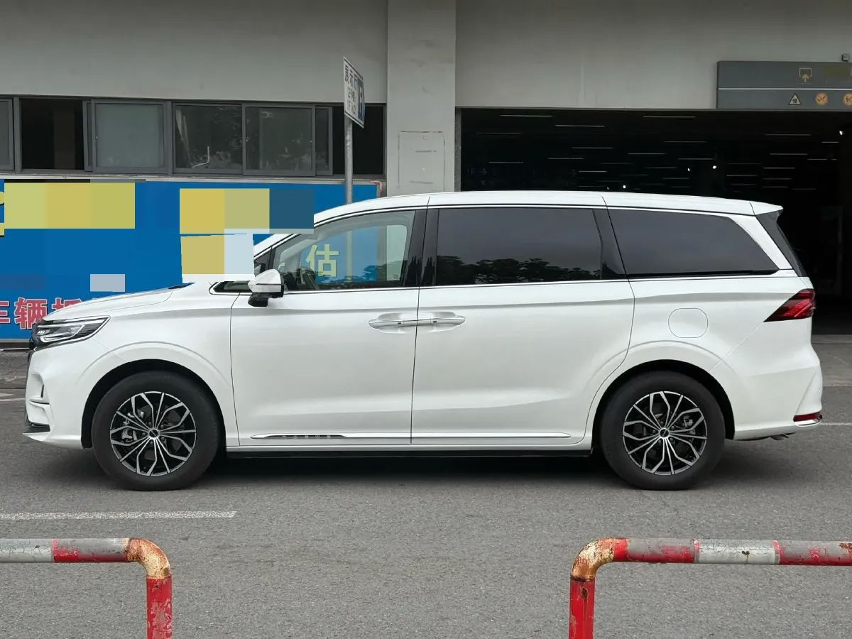 2025 Roewe iMAX8 1.5T 150HP L4 1DHT PHEV 24.7KWH,autocango,china used car exporter,china ev exporter,chinese used car exporter,chinese used ev exporter