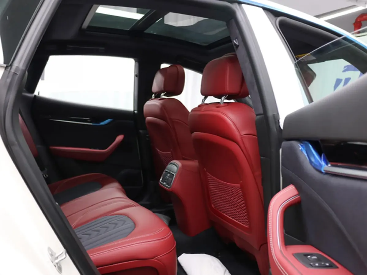 2023 Alfa Romeo Giulia 2.9T 520HP V6 8AT,autocango,china used car exporter,china ev exporter,chinese used car exporter,chinese used ev exporter