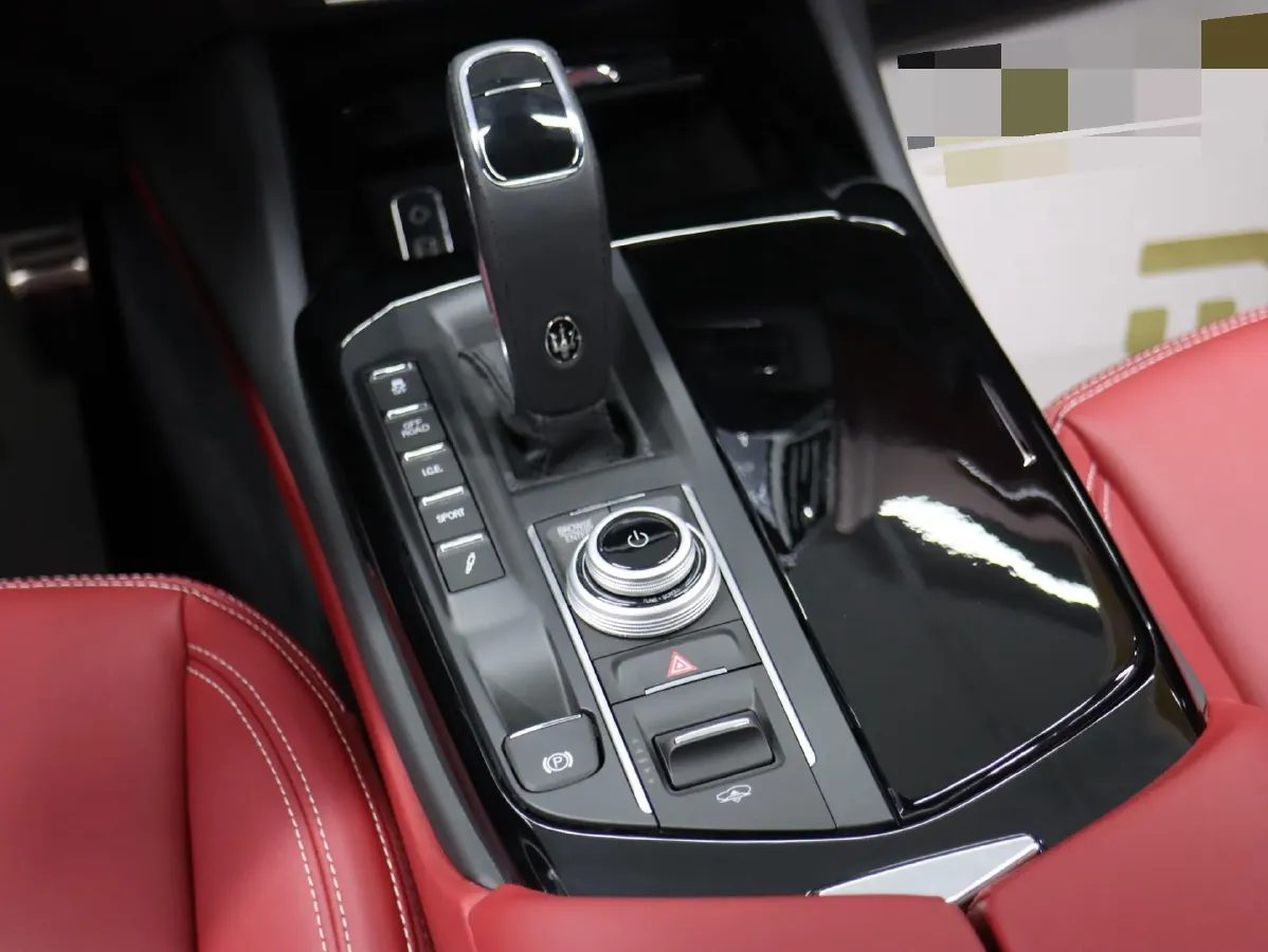 2023 Alfa Romeo Giulia 2.9T 520HP V6 8AT,autocango,china used car exporter,china ev exporter,chinese used car exporter,chinese used ev exporter