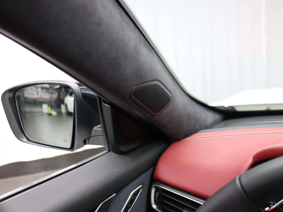 2023 Alfa Romeo Giulia 2.9T 520HP V6 8AT,autocango,china used car exporter,china ev exporter,chinese used car exporter,chinese used ev exporter