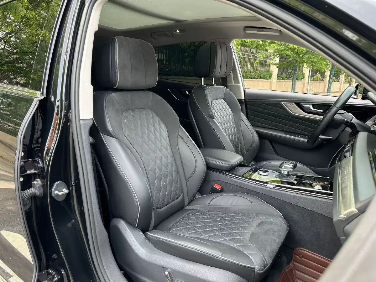 2019 HongQi HS5 2.0T 224HP L4 6AT,autocango,china used car exporter,china ev exporter,chinese used car exporter,chinese used ev exporter