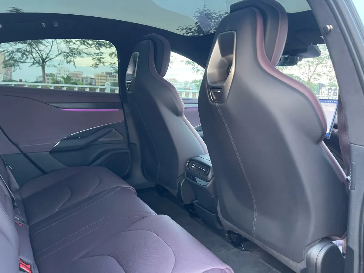 2024 MI SU7 BEV 101KWH,autocango,china used car exporter,china ev exporter,chinese used car exporter,chinese used ev exporter