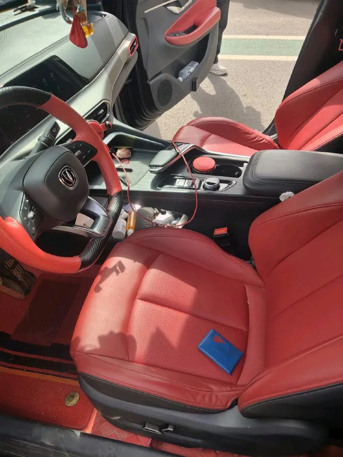 2021 ChangAn UNI-T 1.5T 180HP L4 7DCT,autocango,china used car exporter,china ev exporter,chinese used car exporter,chinese used ev exporter