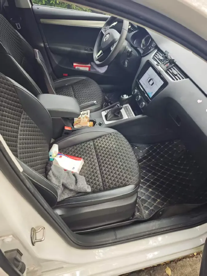 2019 Skoda Octavia 1.2T 116HP L4 7DCT,autocango,china used car exporter,china ev exporter,chinese used car exporter,chinese used ev exporter