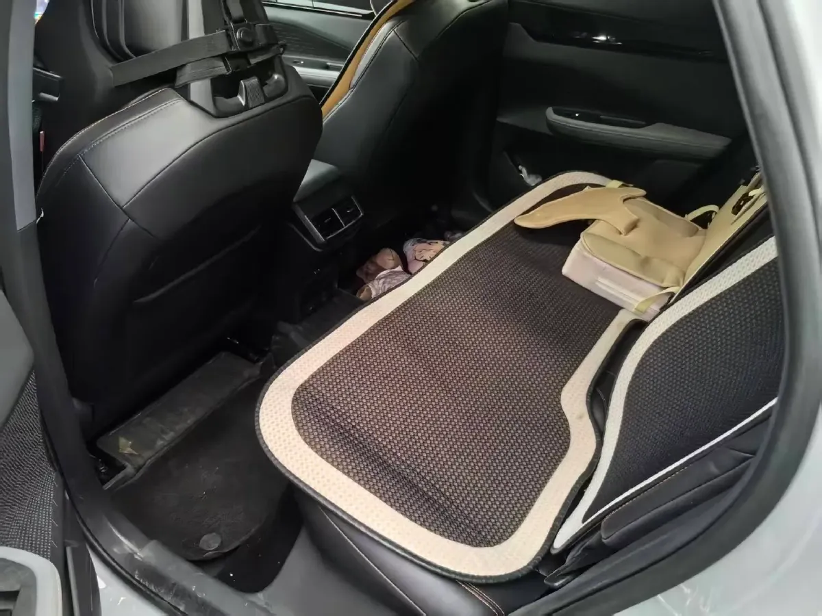 2022 ChangAn UNI-V 1.5T 188HP L4 7DCT,autocango,china used car exporter,china ev exporter,chinese used car exporter,chinese used ev exporter