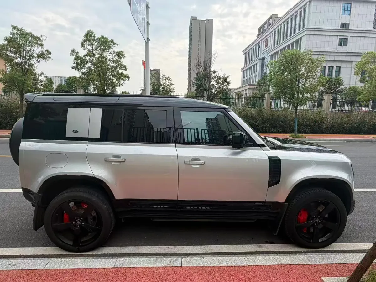 2023 Land Rover Defender 3.0T 400HP L6 8AT,autocango,china used car exporter,china ev exporter,chinese used car exporter,chinese used ev exporter