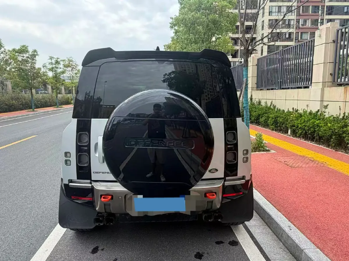 2023 Land Rover Defender 3.0T 400HP L6 8AT,autocango,china used car exporter,china ev exporter,chinese used car exporter,chinese used ev exporter