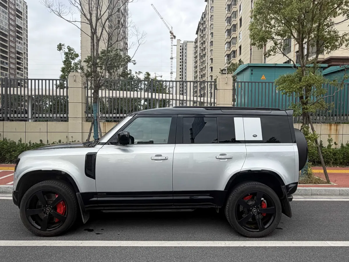 2023 Land Rover Defender 3.0T 400HP L6 8AT,autocango,china used car exporter,china ev exporter,chinese used car exporter,chinese used ev exporter