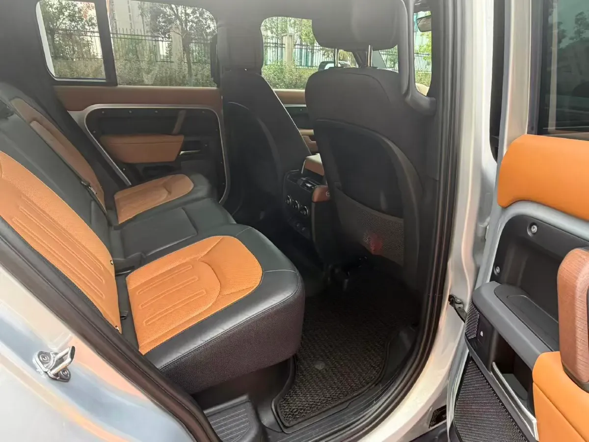 2023 Land Rover Defender 3.0T 400HP L6 8AT,autocango,china used car exporter,china ev exporter,chinese used car exporter,chinese used ev exporter