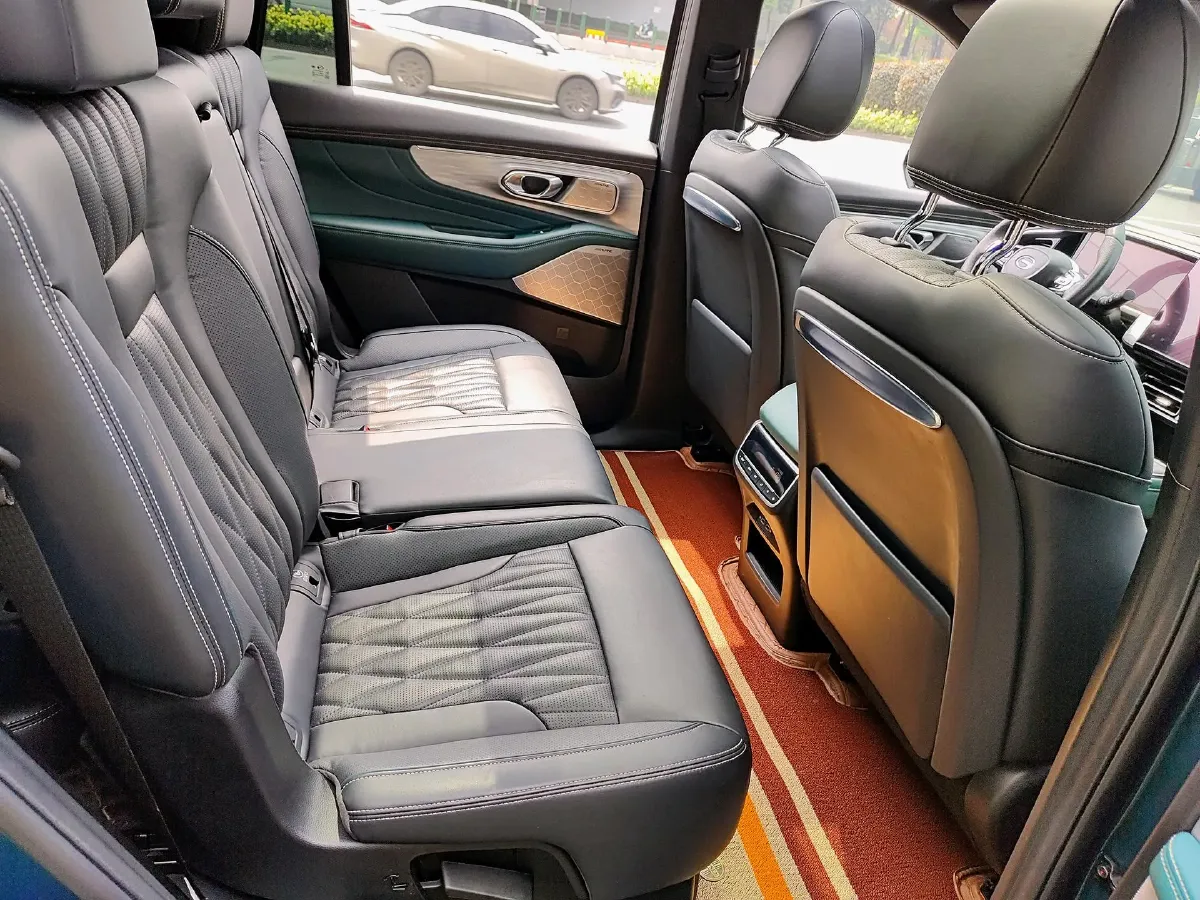 2022 GAC Trumpchi GS8 2.0T 252HP L4 8AT,autocango,china used car exporter,china ev exporter,chinese used car exporter,chinese used ev exporter