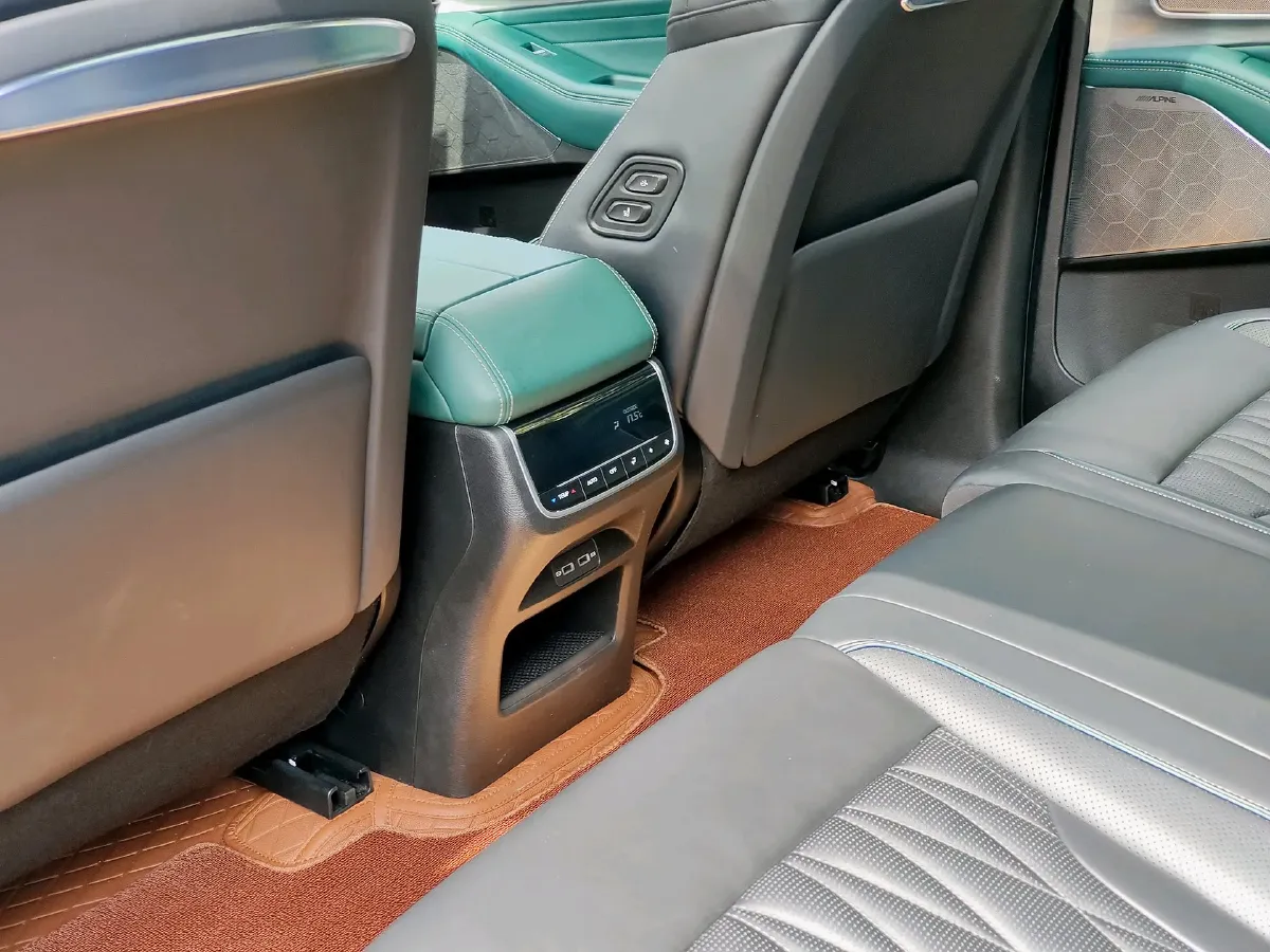 2022 GAC Trumpchi GS8 2.0T 252HP L4 8AT,autocango,china used car exporter,china ev exporter,chinese used car exporter,chinese used ev exporter